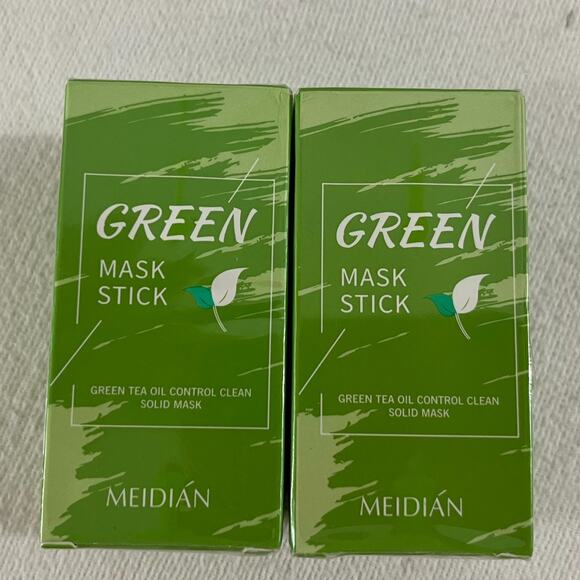 MASK BUNDLE: Lavender Foot Masks, Mask Sticks & 24K Gold Eye Mask - Picture 6 of 9